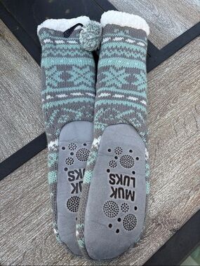 Muk Luks  Gray & Mint Knit Sherpa-Lined Slipper Socks